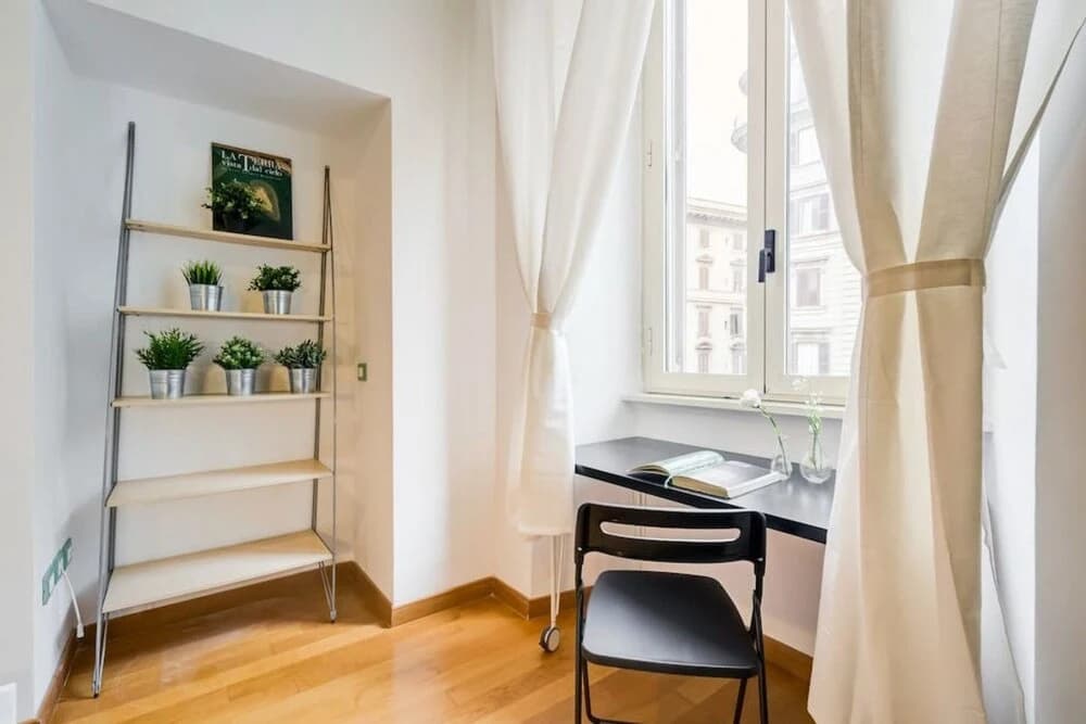 Extra Large Colorful Flat in Central Location! - photo 3