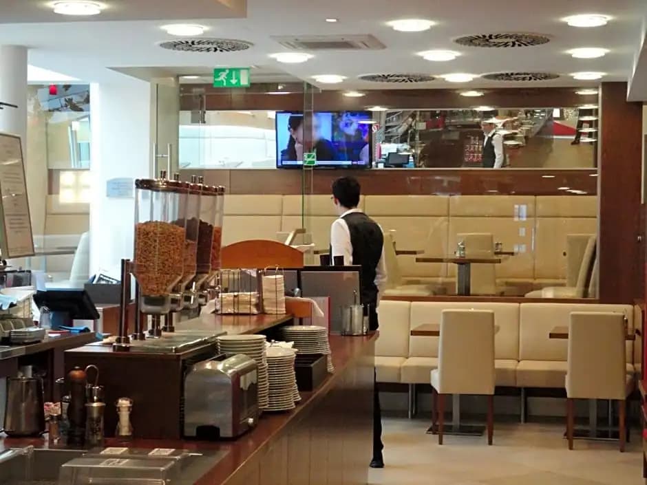 City Hotel Albrecht Schwechat - photo 17