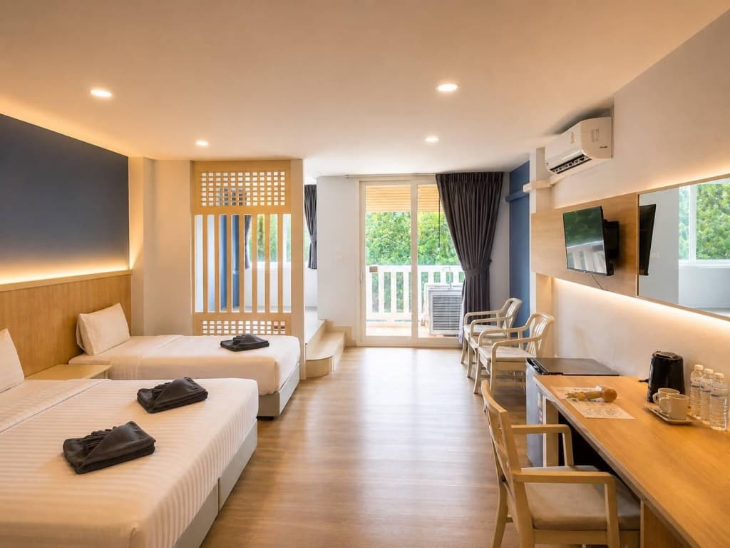 Karon Living Room - photo 29