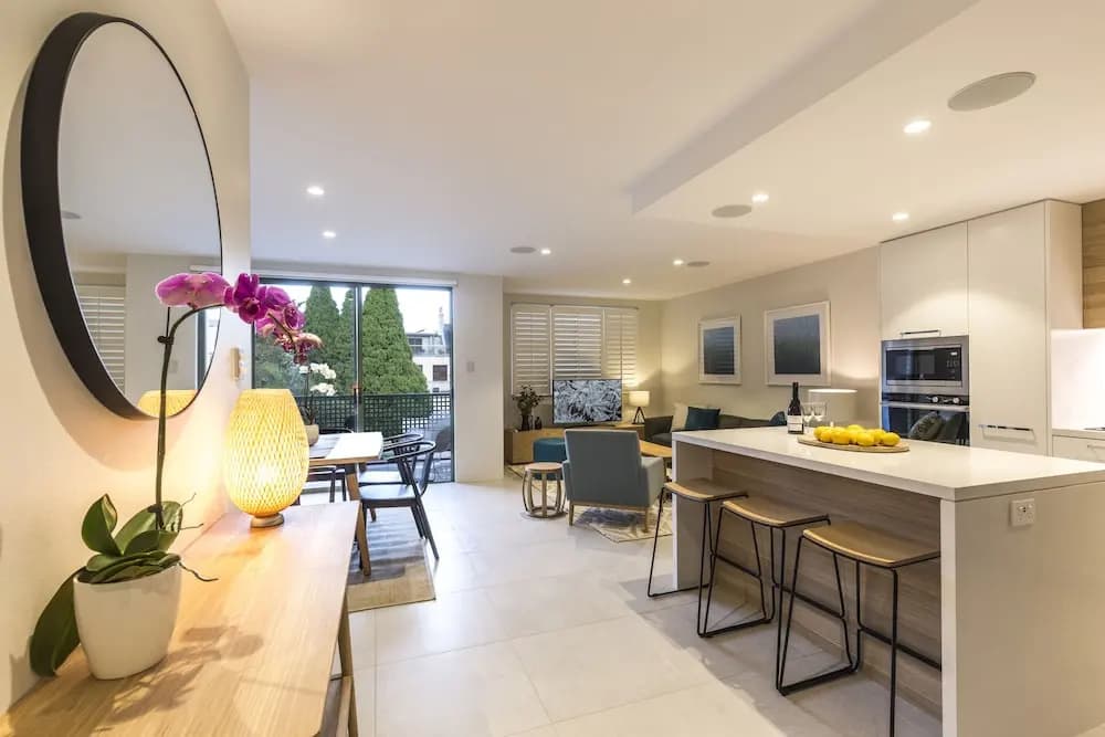 Executive 2 Storey Apartment with Pool - photo 3