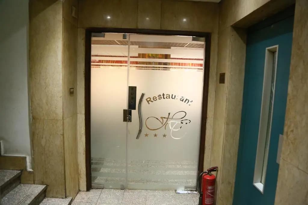 Happy City Hotel - photo 11