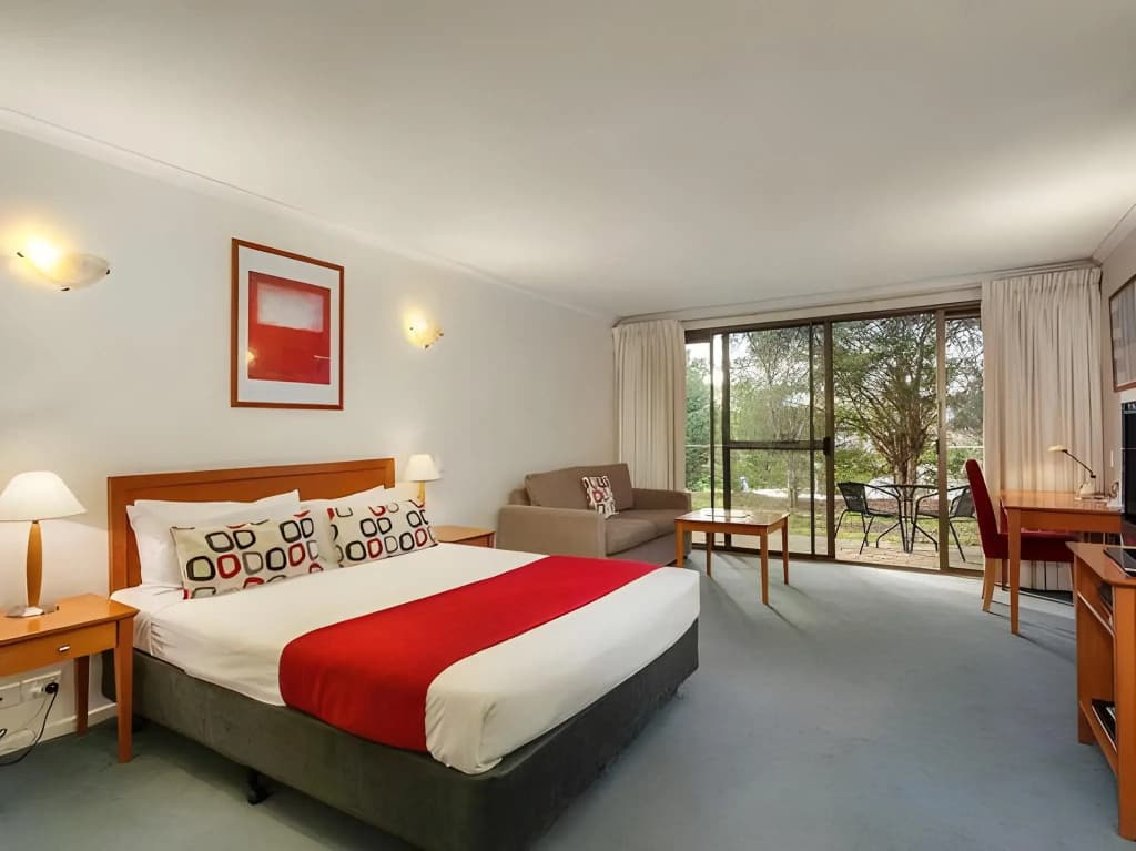 Knox International Hotel & Apartments - photo 1