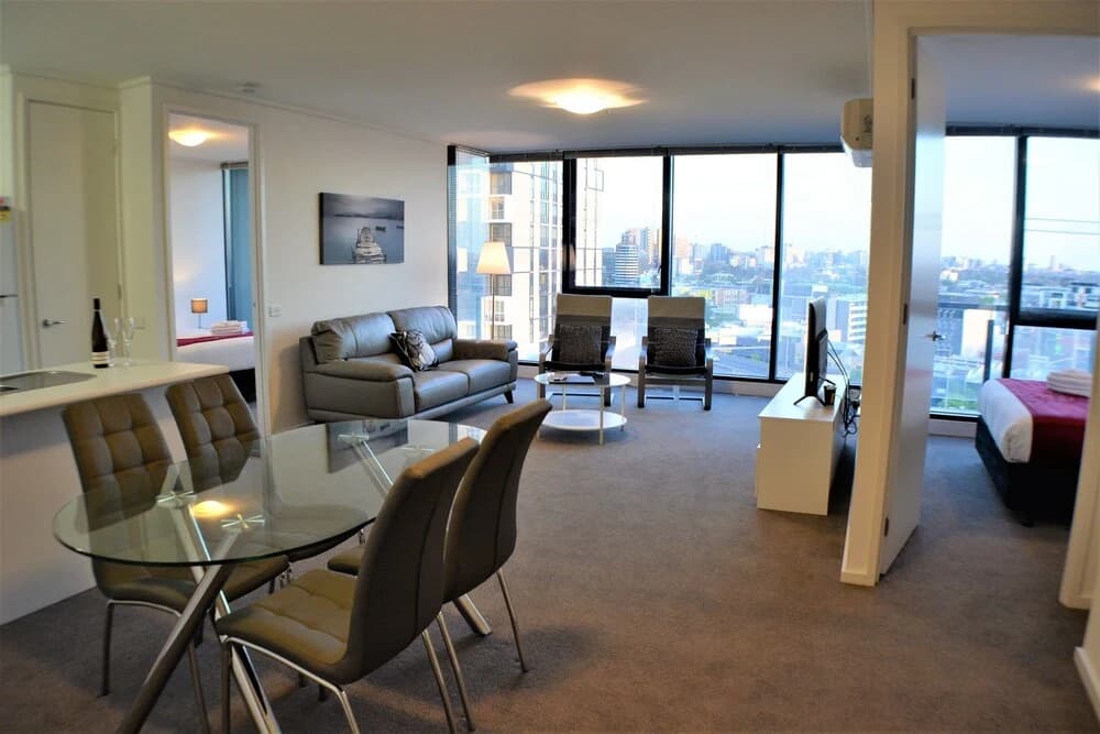 Royal Stays Apartments - Whiteman St - photo 5