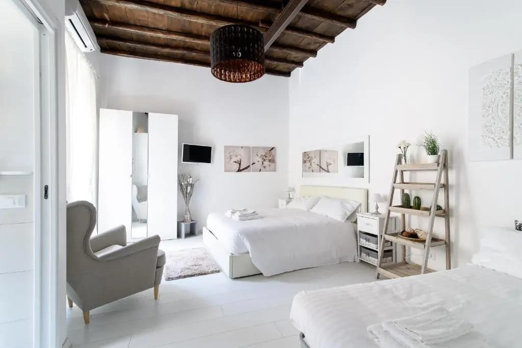 White Ostilia Apartments - photo 3