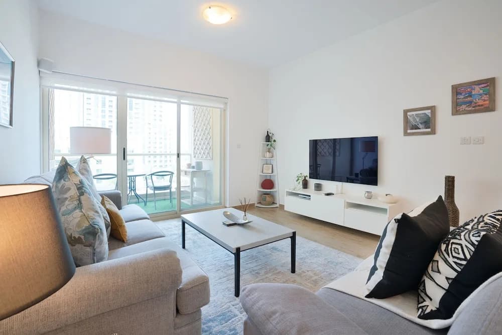 Luxurious Apt with Balcony The Greens Dubai - photo 4