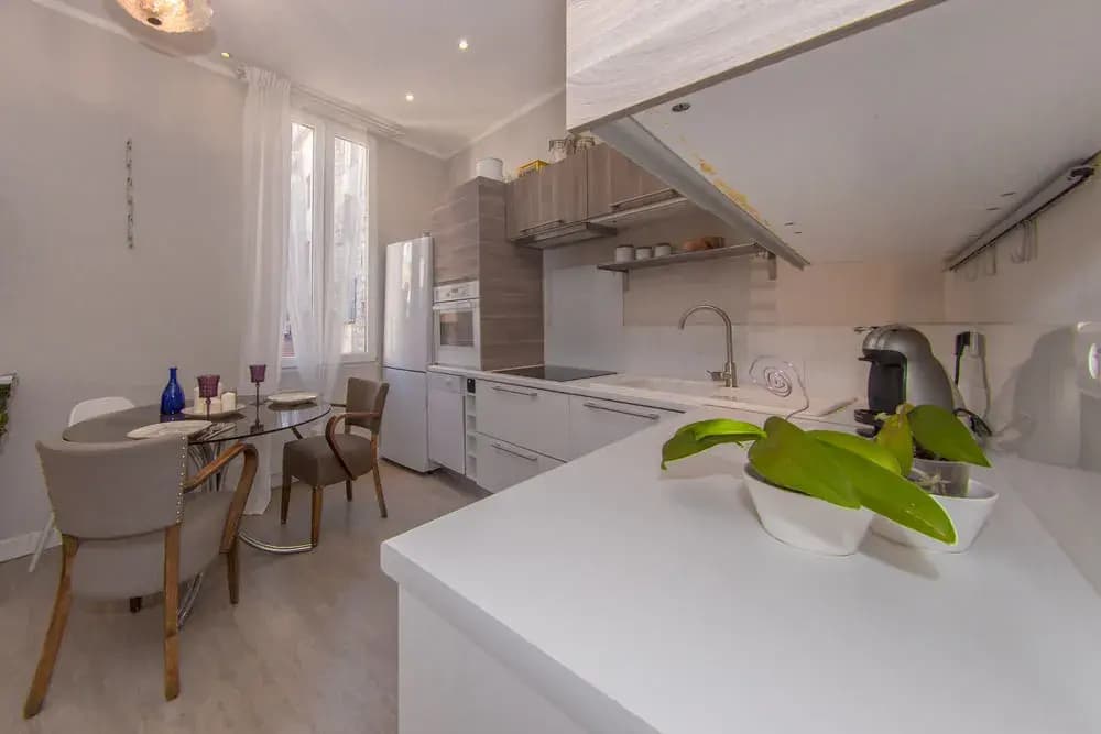 Urban chic Nice, 2 chambres et balcon - photo 18