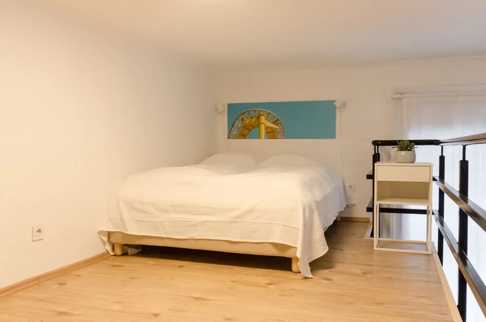 Yellow Tee Apartment - main photo