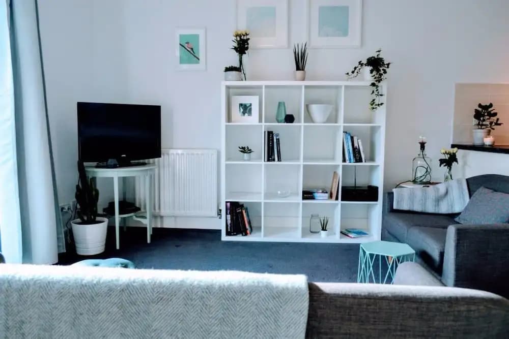 2 Bedroom Apartment In City Centre - photo 2