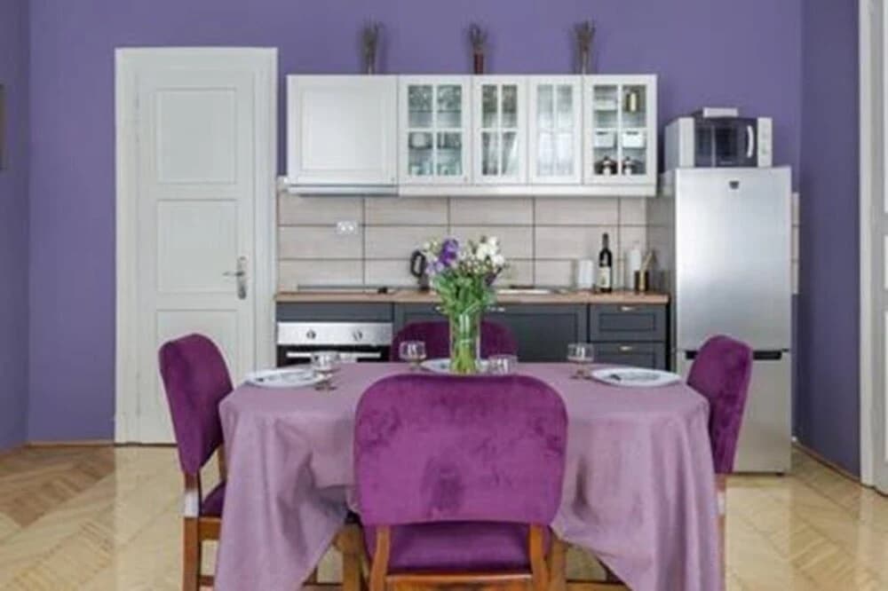 Luxury & Spacious Eclectic Style Apartment - photo 14