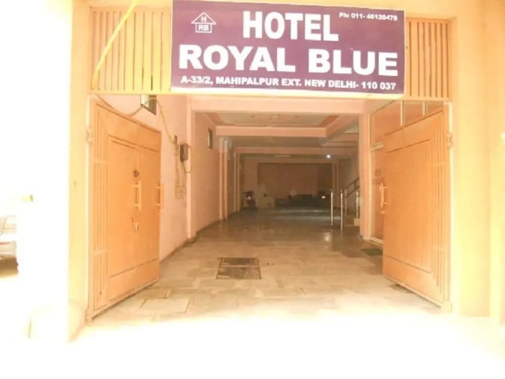 Hotel Airport Royal Blue - photo 1