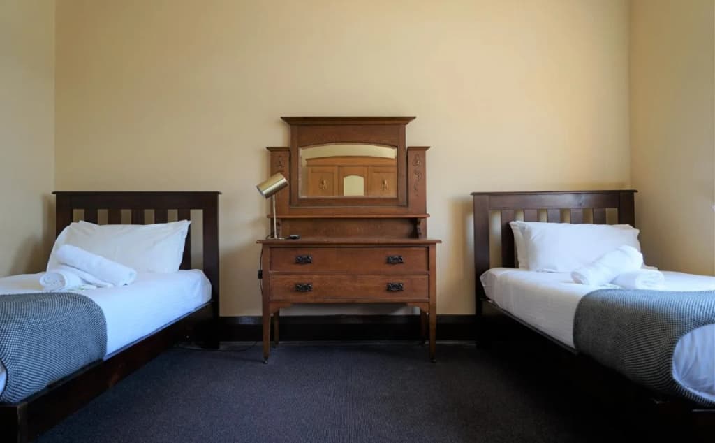 Sir Joseph Banks Hotel - photo 2
