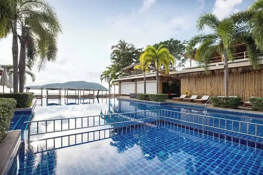 Beachfront and Pool 2 BR Apt- Celeena 870 - photo 13