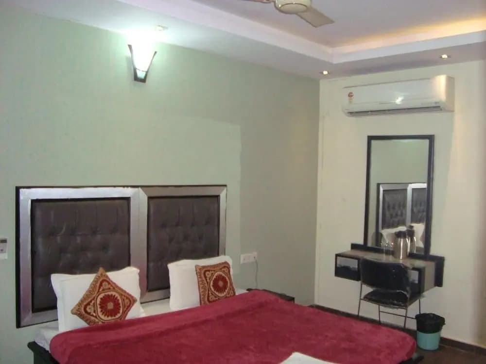 Hotel S P - photo 3