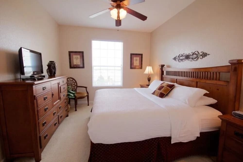Executive Penthouse 3 Bedroom Condo by RedAwning - photo 5