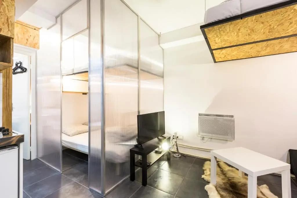 Unusual and charming 25m² near LE MARAIS - photo 2