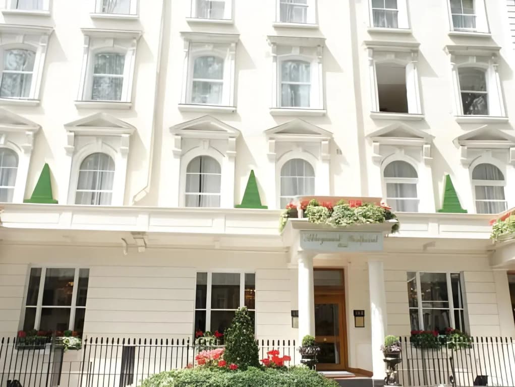 Westpoint Hotel - photo 17