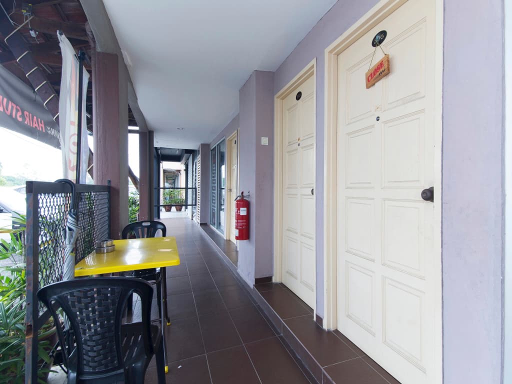 OYO 415 Straits Settlement Inn - photo 9