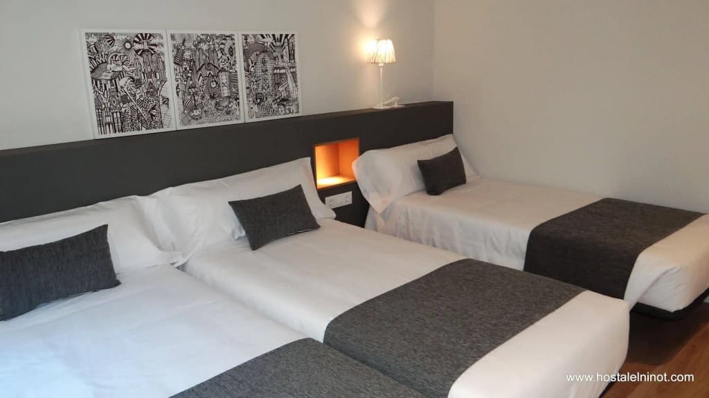 Hostal El Ninot - photo 6