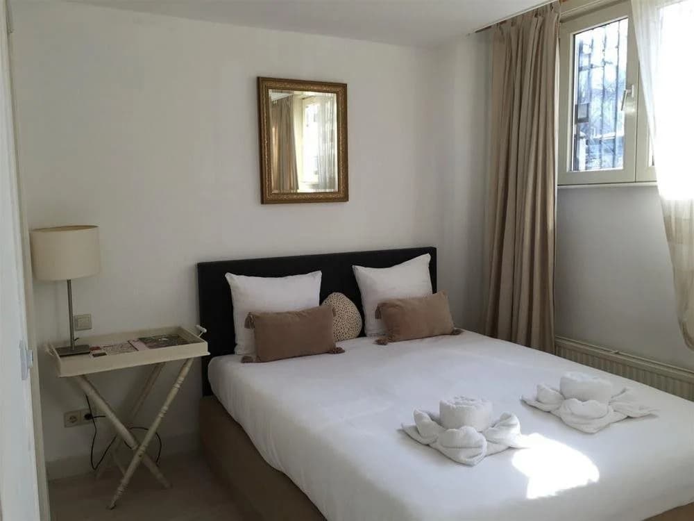 Bell's Rooms & Suites - photo 4