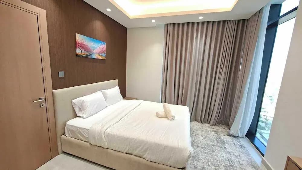 Luxury Living at Cloud Tower JVT with - photo 4