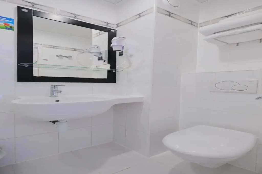 Hotel Lilas Gambetta - photo 35