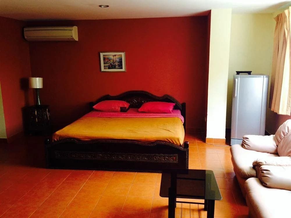 Penguin House - photo 3