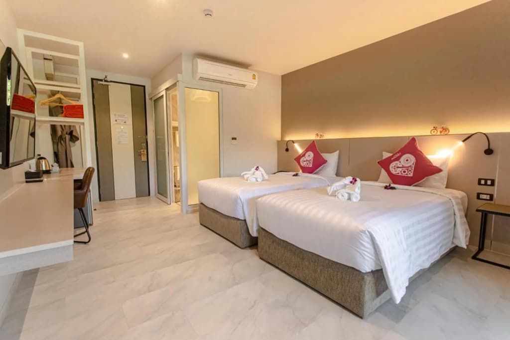 Tour De Phuket Hotel - photo 4