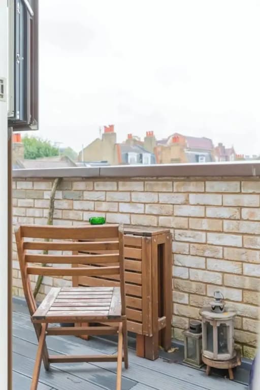 Sleek & Spacious 2BD Flat - Clapham - photo 12