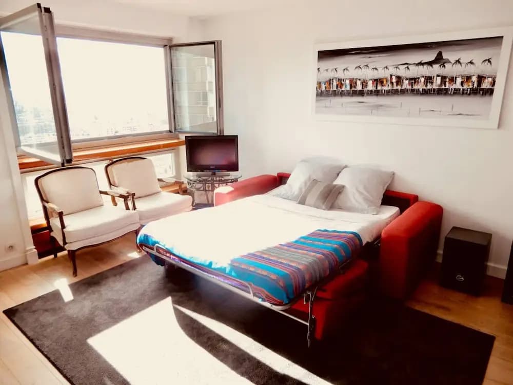 Modern 1 Bedroom Apartment Near Eiffel Tower - photo 1