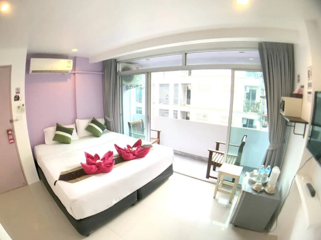The Room Patong Hotel - photo 2