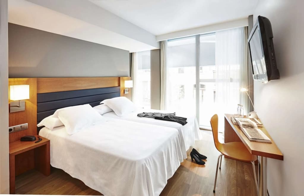 Barcelona Century Hotel - photo 3