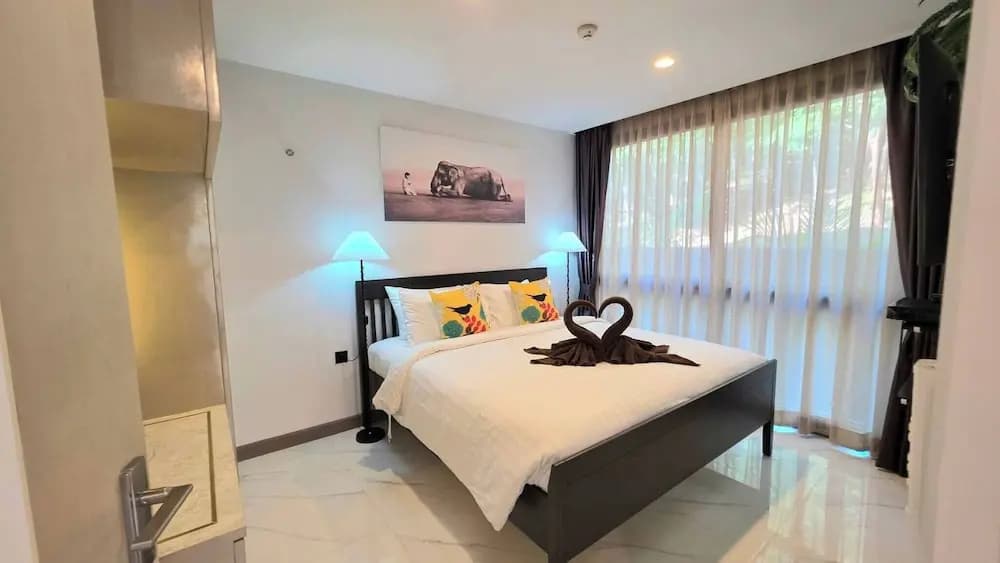 Room-a301- 1 Bedroom Corner Condo Forest - photo 6