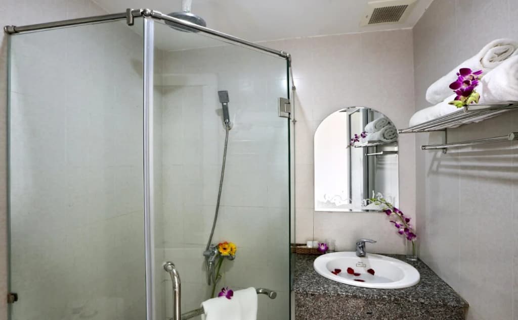 Hilary Hotel - photo 16