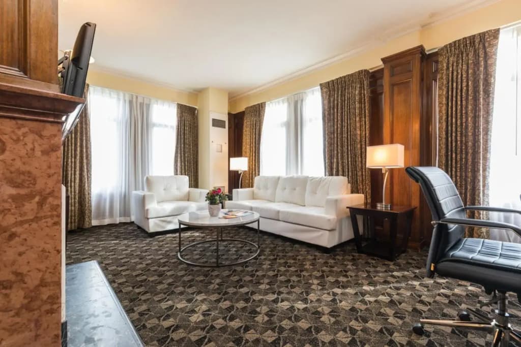 The Pickwick Hotel - photo 35