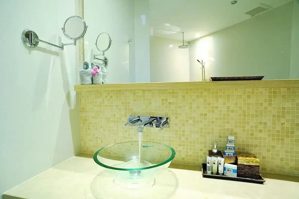 Beachfront Phuket Seaview Suites - photo 11