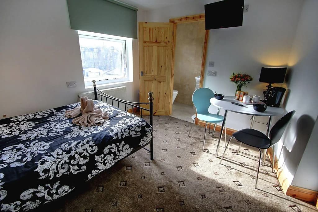Beaconsfield Hotel - photo 4
