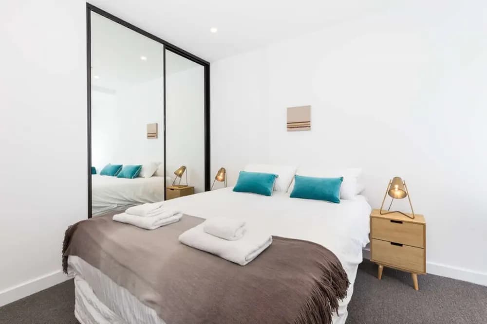 Executive 3 br Caulfield North - photo 4