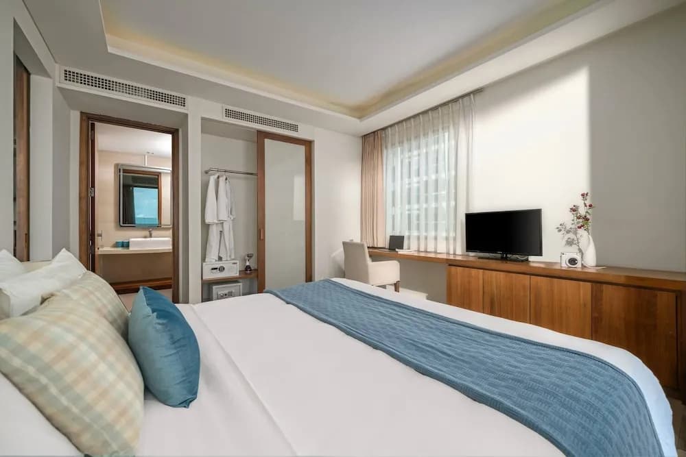 Exclusive 120sqm 2bdr Corner Suite Rooftop Pool - photo 1