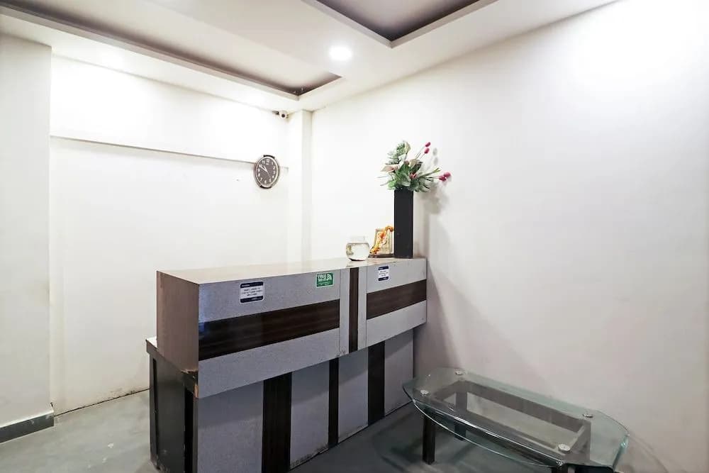 OYO 42622 Admiral Suites - photo 12