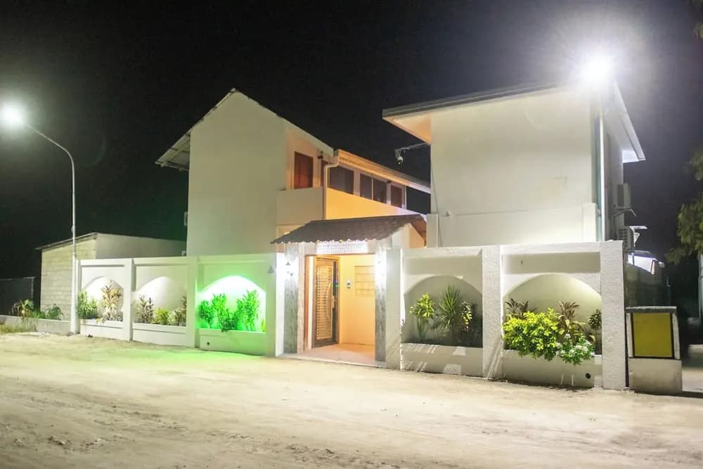 Avanti Surf & Stay - photo 1