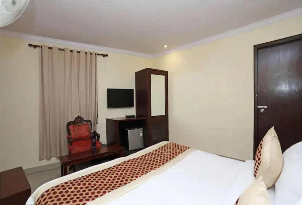 Capital O 10750 Hotel Vivek - photo 3
