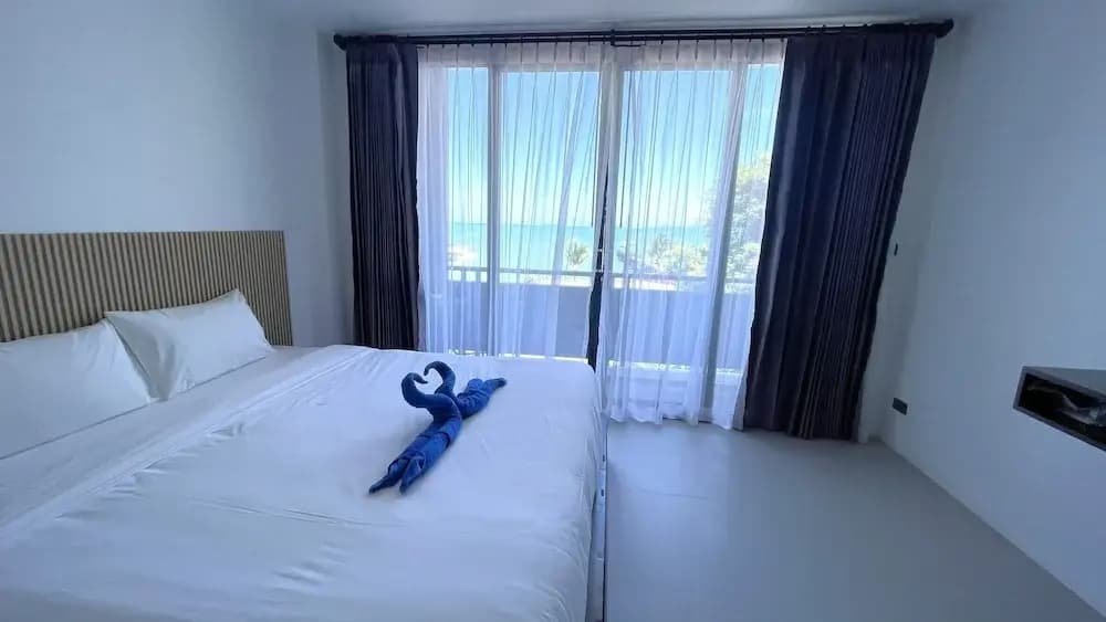 Rockstar Beach Apartments - photo 3
