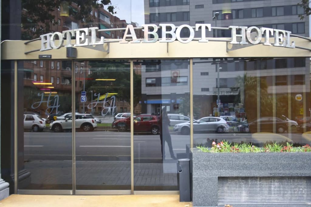 Hotel Abbot - photo 1