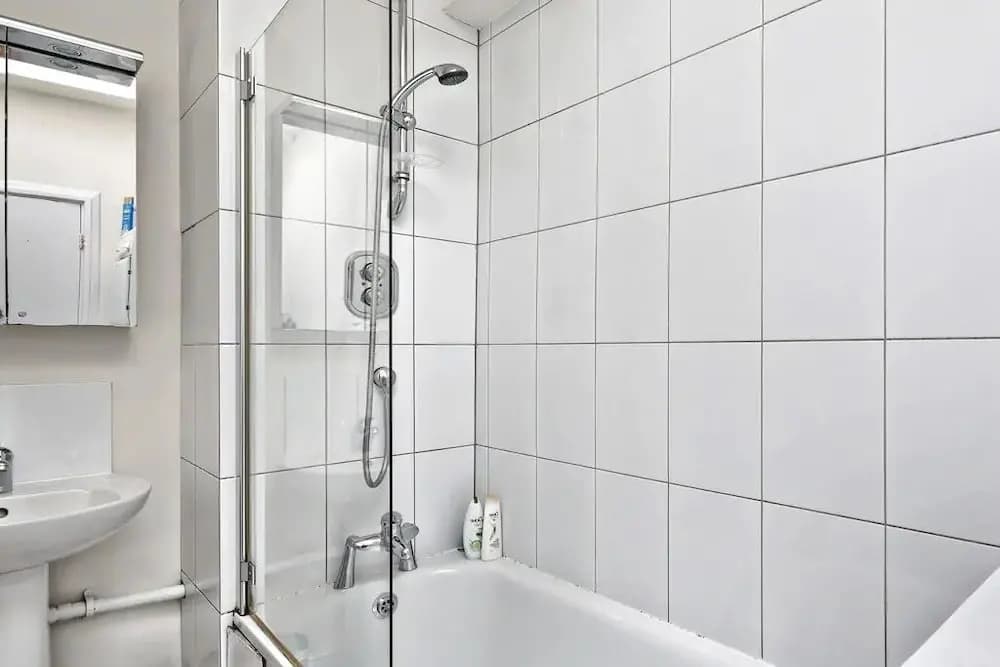 BUTE 17 2 Bed Maisonette - photo 7