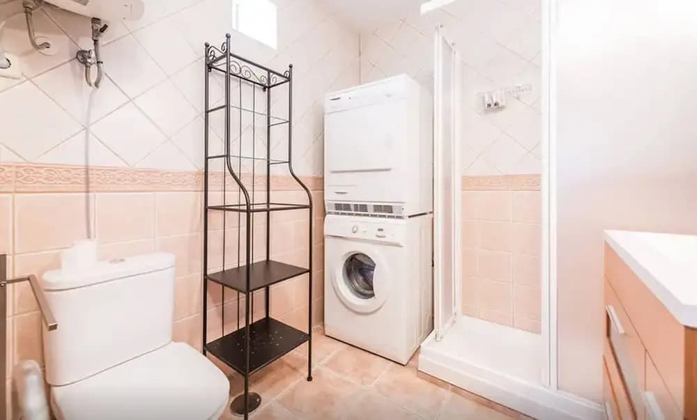 Modern and Comfortable Madrid Flat - photo 8