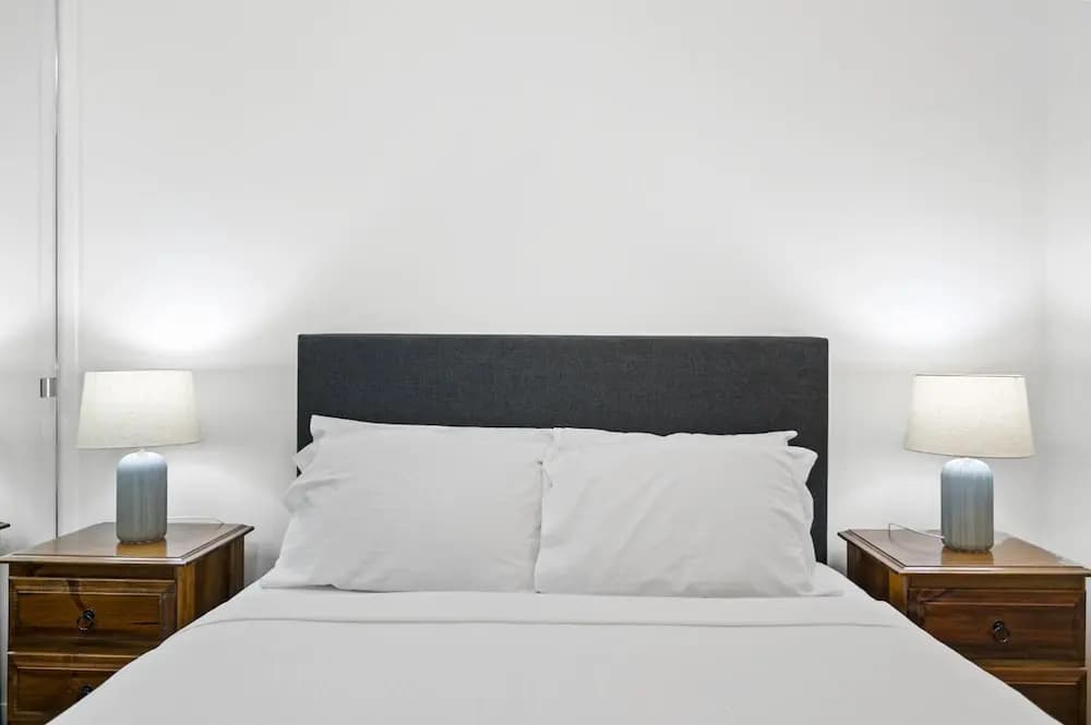 1BR Docklands Walk to Marvel Stadium + Balcony - photo 2