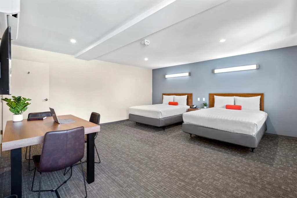 Nob Hill Hotel - photo 8