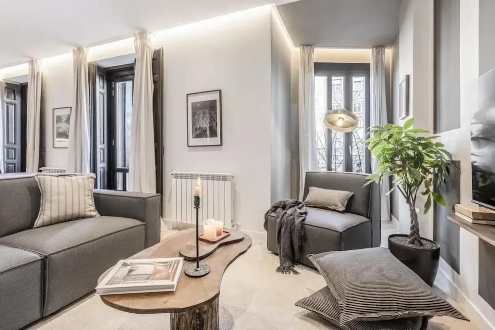Sevilla - 4 Bedrooms in Trafalgar - photo 1