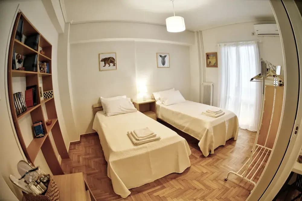 Top Koukaki Location 2 Bedrooms - photo 5