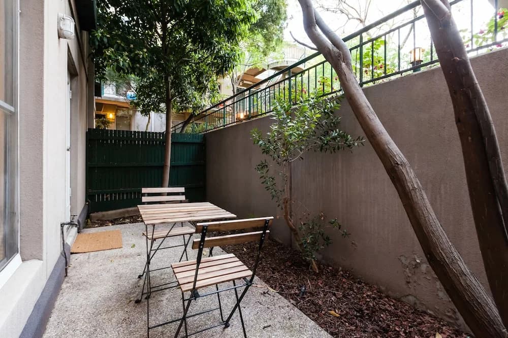 DAWN, 2BDR Carlton Apartment - photo 10